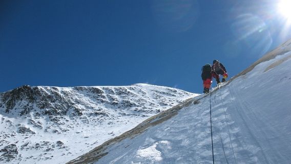 Signe De L’Everest: Deux Indiens Suspendus Pour Fausse Ascension