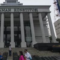 Khofifah-Emil: Dalil Paslon Risma-Gus Hans soal Bansos dalam Sidang Sengketa Pilkada Jatim Tidak Relevan