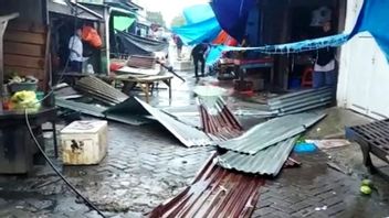 Angin Puting Beliung Terjang Kota Makassar, 5 Titik Terdampak Namun Dilaporkan Tak Ada Korban Jiwa
