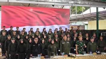 社会問題副大臣は、人民学校は軍事教育ではないと主張する