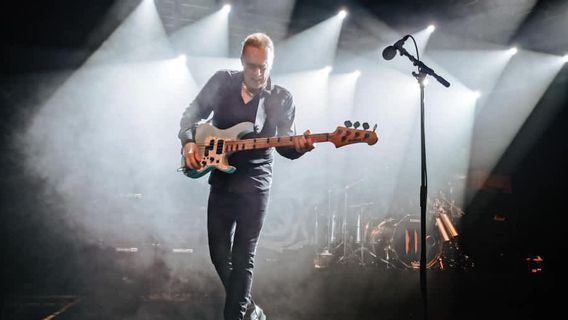 Billy Sheehan Dedikasikan Hidupnya untuk Tampil di Atas Panggung