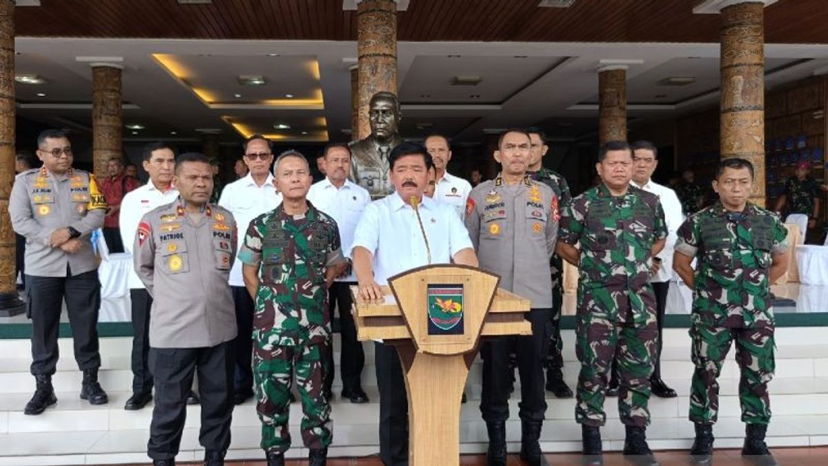 Le ministre polhukam Hadi : Tous les directeurs du TNI-Polri peuvent être utilisés pour une livraison logistique en Papouasie