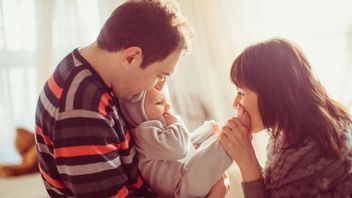 幼児期から言葉による交流を奨励することは、子どもの言語発達に有益です