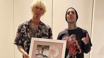 Dibantu Travis Barker, Machine Gun Kelly Siap Rilis Album Lagi