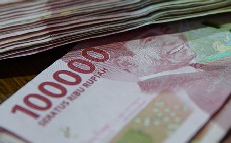 Rupiah Senin Dibuka Melemah Tipis 5 Poin ke Rp14.225 per Dolar AS