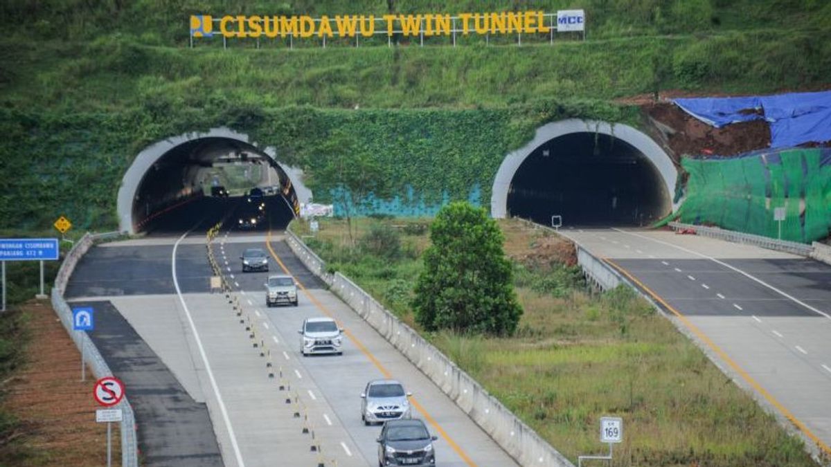 Cisumdawu有料道路は、2023年のクリスマスから新年の休暇中に使用されます
