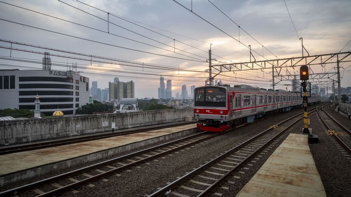 Il y a une célébration du Maulid du prophète à la mosquée d’Istiqlal, KAI Commuter Plus 10 voyages en train