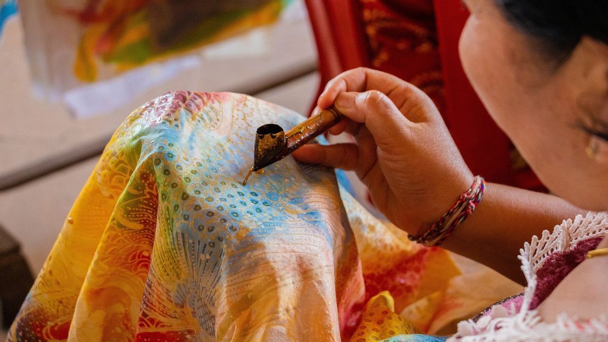 How To Make Jumputan Batik? Check Out The Materials And Stages Here