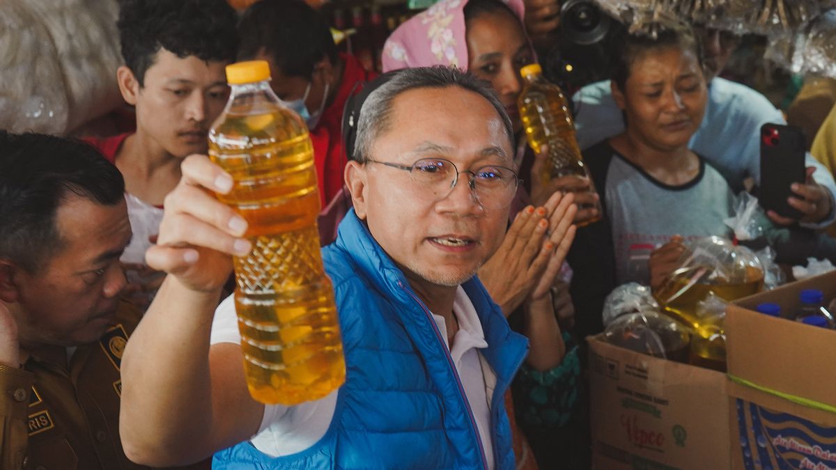 贸易部长祖拉斯：爪哇、巴厘岛、苏门答腊和加里曼丹的散装食用油价格已降至每升1.4万印尼盾