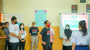 Bobby Nasution Assure L’apprentissage En Face à Face à Medan Appliquer Des Prokes Stricts
