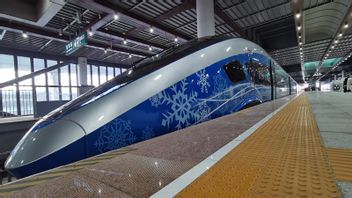 خدمة دورة الالعاب الاولمبية الشتوية في بكين، الصين تطلق قطار رصاصة ذاتية القيادة عالية السرعة وصديقة للبيئة