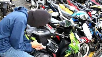 سرقة الدراجات النارية الفيروسية وكذلك ضحية الطفل في بوندوك أروم تانجيرانج، الشرطة تتدخل