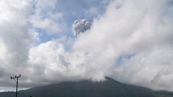 Kolam Abu Erupsi Gunung Lewotobi 1.000 Meter, Kemen ESDM Imbau Masyarakat Pakai Masker