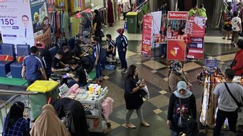 عطلة عيد الميلاد 2021 وقبل نهاية العام، سوق تاناه أبانغ مزدحم جدا