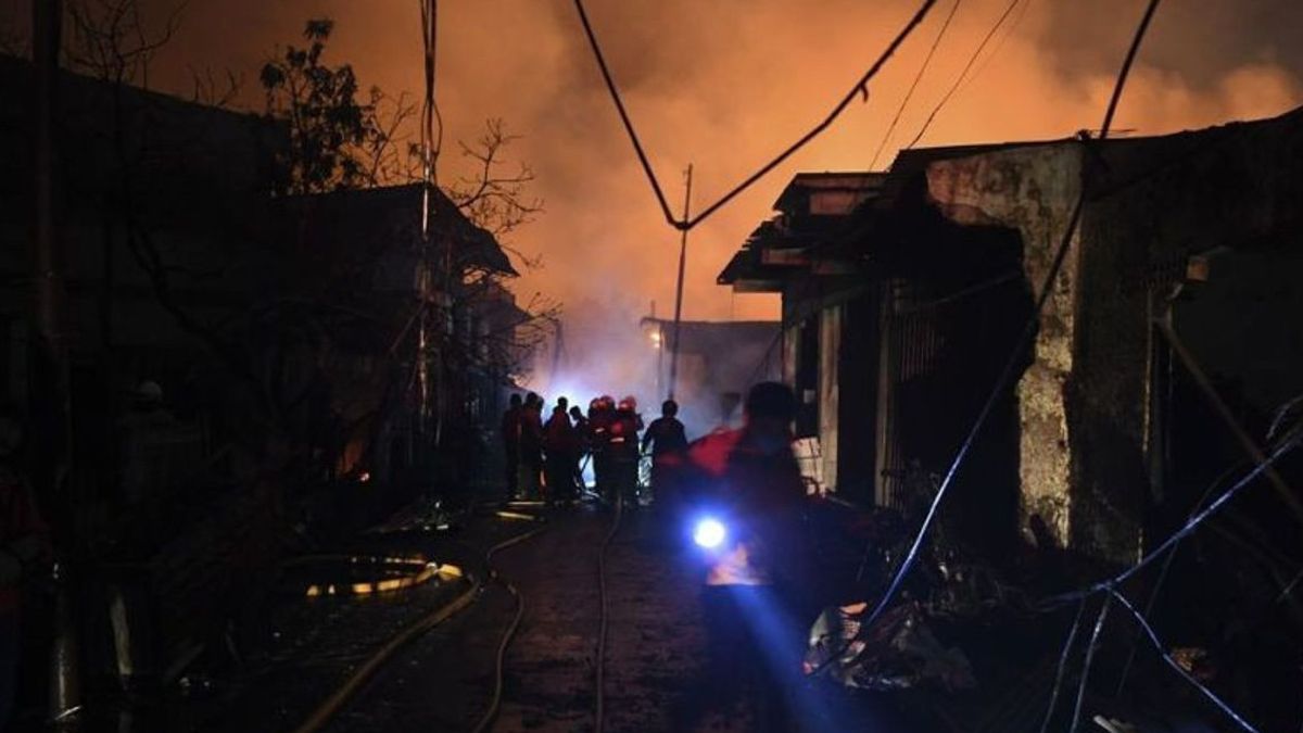  Warga Heran, Kenapa Pertamina Tak Beri Peringatan Kebocoran Pipa Sebelum Kebakaran Depo Plumpang