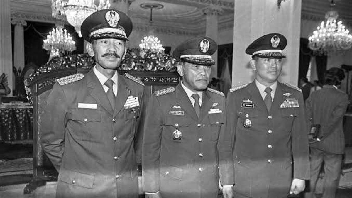 Edi Sudradjat Inaugurated As Commander Of ABRI By President Suharto In History Today, February 19, 1993