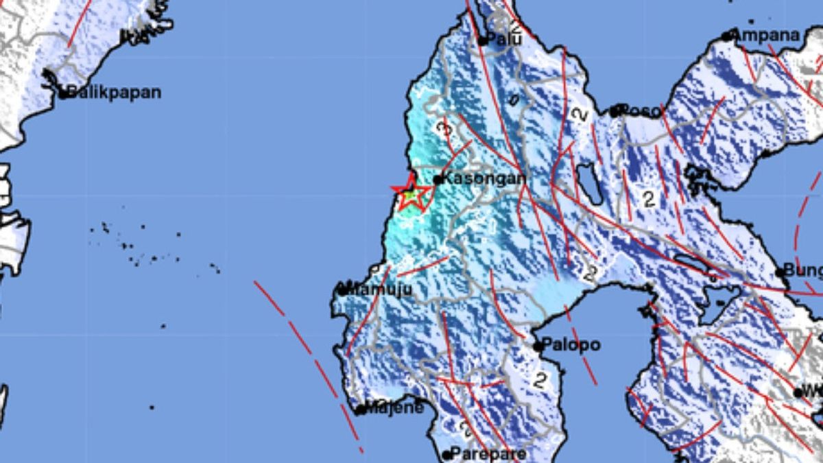 Mamuju Moyen Secoué Par Un Tremblement De Terre M5.1, Les Résidents Paniquent