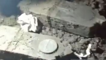 ワスキタ・カリヤの労働者は、パレンバン、考古学者のアラビア語のスクリプトで墓石を見つける:ゲデ・イング・スロ16世紀の遺物の可能性