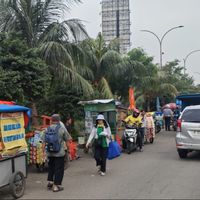 Jelang Ramadan, PKL di Bahu Jalan Kelapa Gading Ditertibkan Satpol PP