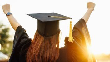 Tak Perlu Khawatir Biaya Pendidikan, Ini Deretan Beasiswa untuk Perempuan 2025