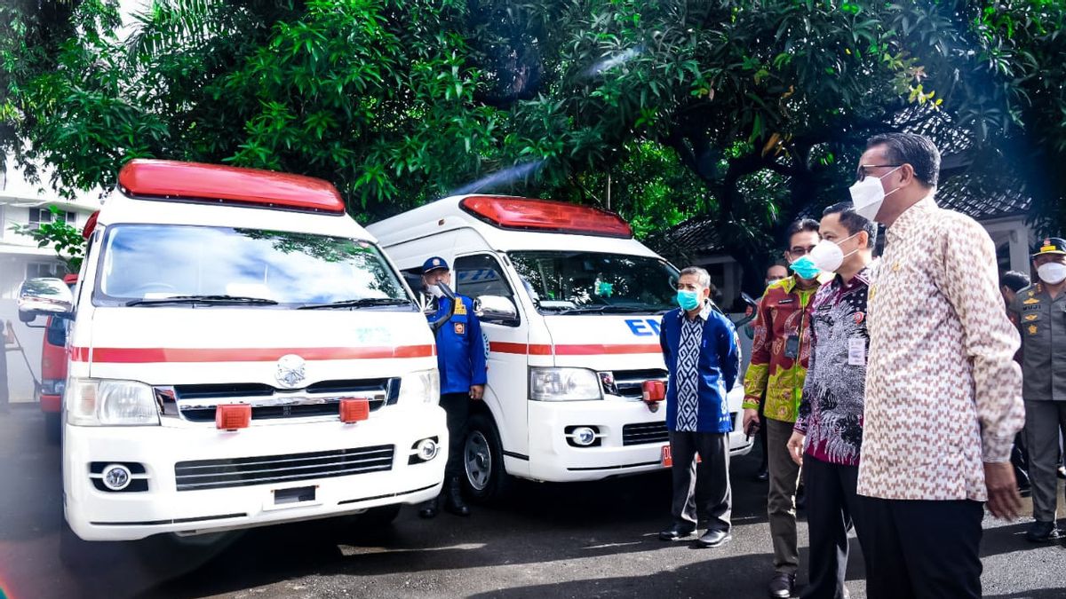 Le Gouvernement Provincial De Sulawesi Sud Reçoit 13 Ambulances Et Damkar Du Japon