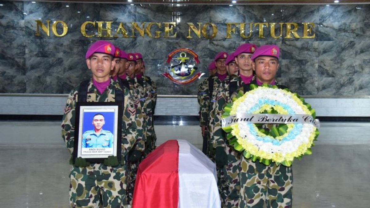 TNI AL, 마이브라트에서 KKB와의 접촉에서 사망 한 군인의 시신을 가족에게 인도