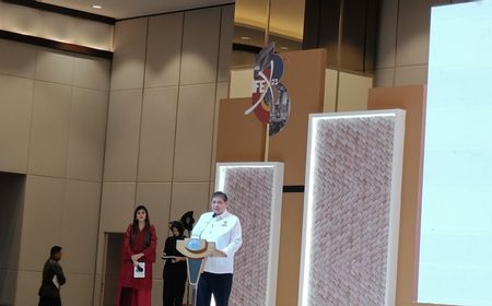 Buka Acara IFEX 2023, Airlangga: Tak Ada Alasan Industri Furnitur RI Kalah dari China