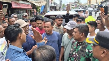 Observateur : Le drapeau GAM Cederai est hissé pour un engagement pour la paix en Aceh