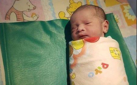 Ketika Dolly Mengazani Bayi Mendiang Sapri Pantun: Gemetar Kaki Saya