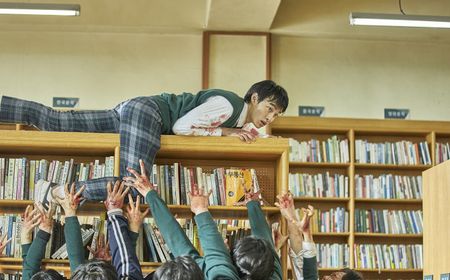 Review Serial All of Us Are Dead: Zombie vs Anak Sekolah yang Seramnya Berlipat Ganda