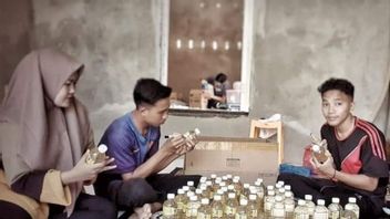 Dinas Perindustrian NTB Bantu IKM Kembangkan Ampas Minyak Goreng Kelapa jadi Berbagai Jenis Kuliner