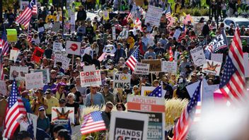 Demo 'No Kings' Forms US Emphasis Of Equal Countries And Dangers Of Trump's Era Democracy Order
