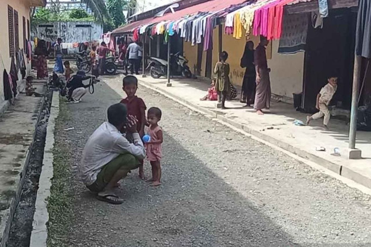 ロヒンギャ移民が避難所から逃げるのを防ぐため、アチェ警察は治安を強化