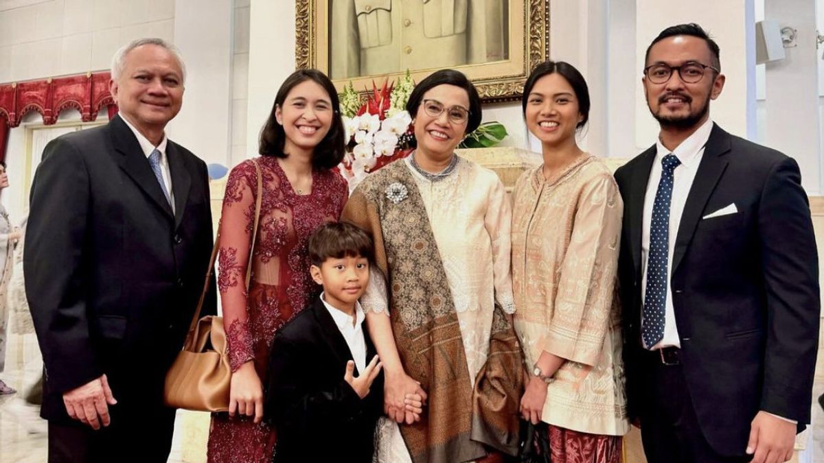 Returning To Becoming Minister Of Finance, Sri Mulyani Attends Inauguration In Confinement