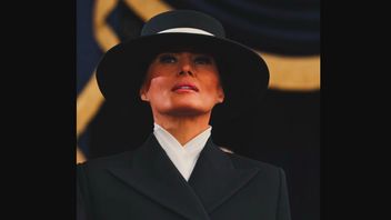 Melania Trump Berpose bak Model di Acara Pelantikan, Ini Tanggapan Pakar Bahasa Tubuh