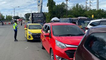 5 Km Long Queue To Merak Port, Banten Police Apply To Open And Close The Upper And Lower Cikuasa Lines