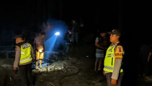Polisi Cari Pemilik Lahan Sumur Minyak Ilegal Terbakar di Muaro Jambi