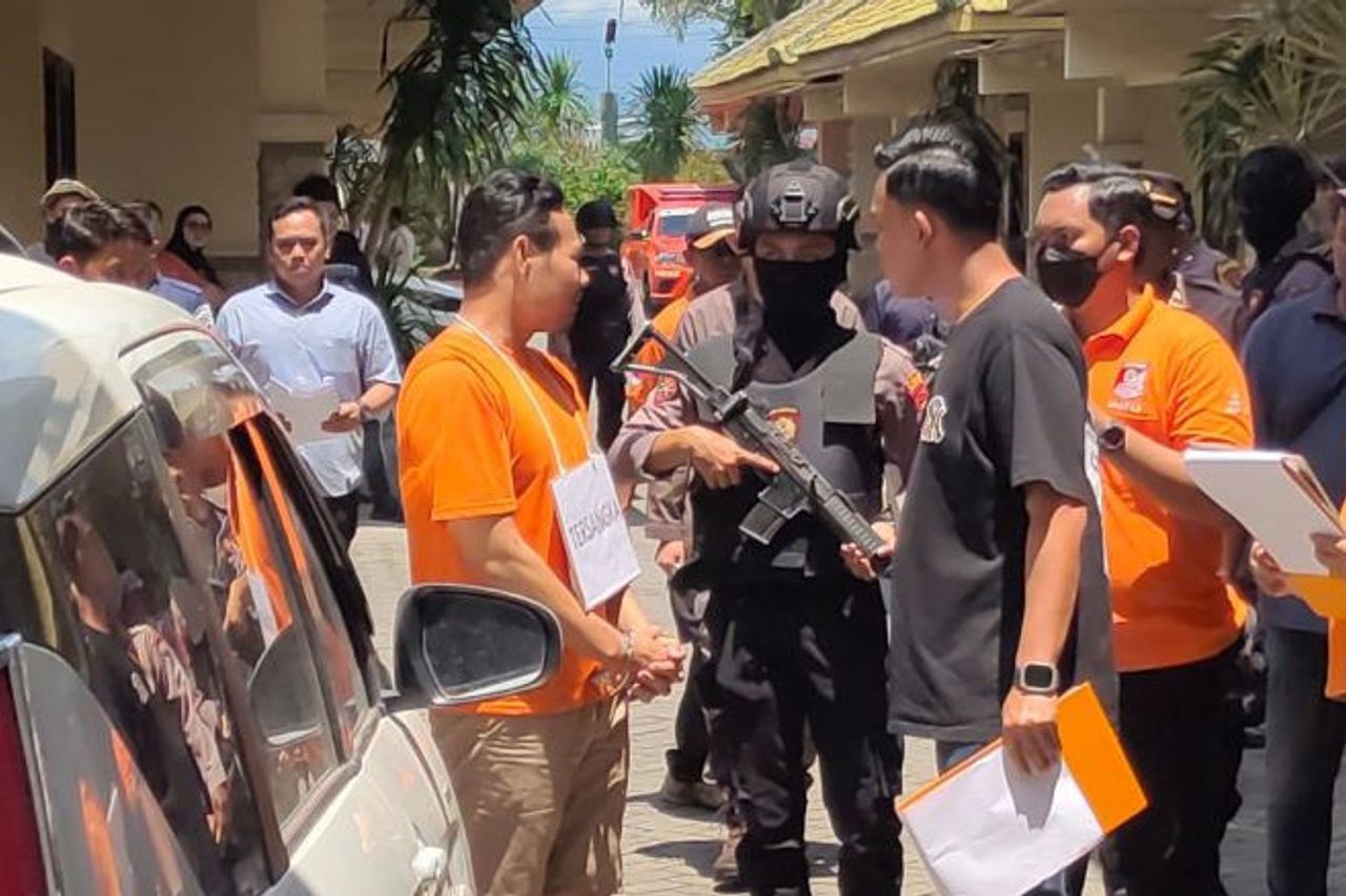 东爪哇地区警察在Kediri的手提箱中重建女子尸体案件
