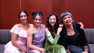 Nirina Zubir Perdana Ciuman di “<i>Ratu-Ratu Queens</i>”: Butuh Lampu Hijau dari Rumah