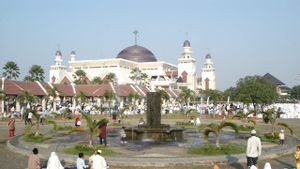 Masjid At-Tin: Bukti Cinta Keluarga Cendana kepada Ibu Tien