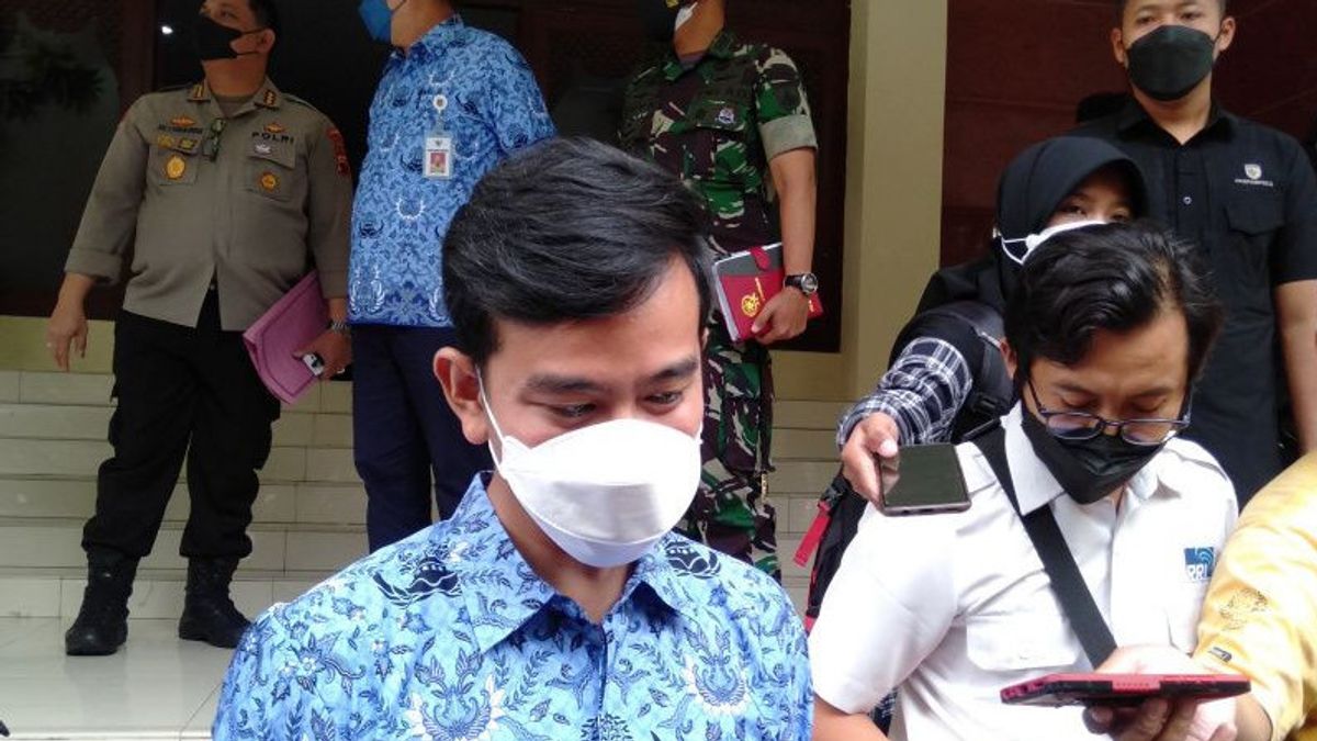 Gibran soal Tenaga Kesehatan Terpapar COVID-19: Yang Jelas Kasus Menang Lagi Tinggi-tingginya