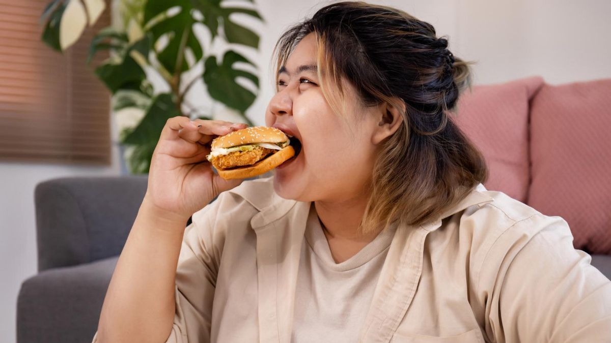 Diet Gagal karena <i>Emotional Eating</i>, Begini Saran Pakar untuk Mencegahnya Terjadi