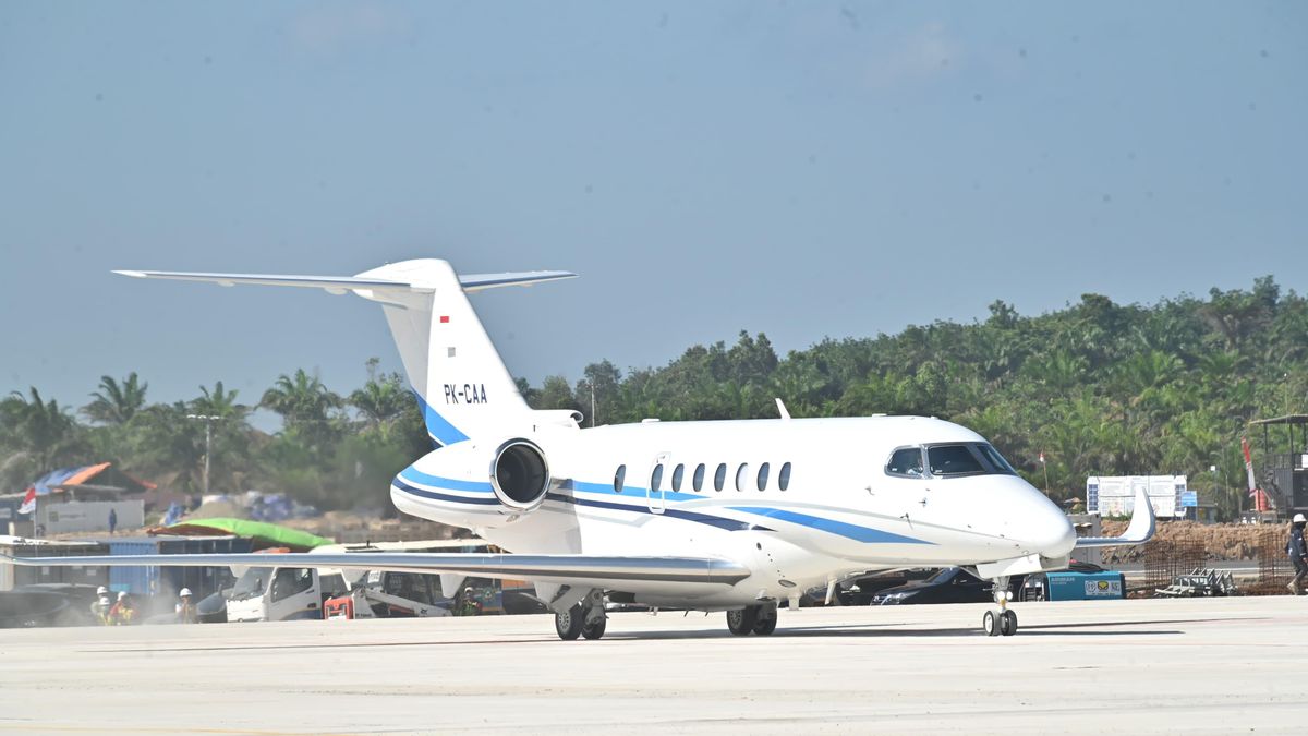 Landing Jets With Passengers At IKN Airport Runs Smoothly