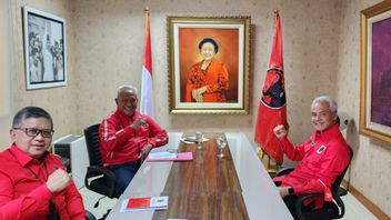 Berkemeja Merah, Ganjar Pranowo Penuhi Panggilan DPP PDIP Terkait Pernyataan ‘Siap Jadi Capres’