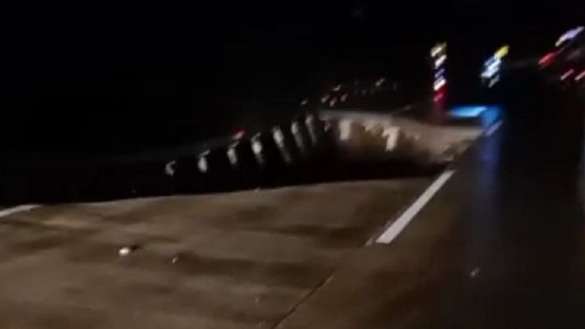 Bocimi Longsor Toll Road, One Car Falls Into Abyss