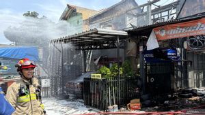 Firefighters Put Out Fire That Hanguskan Rentan 13 Pintu In Bandung