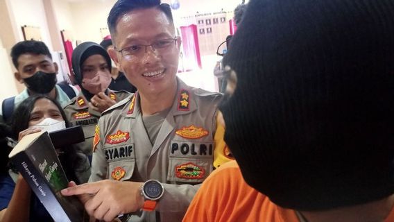 Un étudiant D’East Lombok Arrêté Alors Qu’il Recevait Un Paquet De Tabac Synthétique, La Police A également Sécurisé La « saga Des Feuilles De Cannabis » 