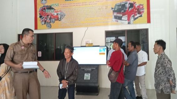 Korban Gempa Datangi BPBD Pasaman Barat Gara-gara Anggaran Pembangunan Rumah Belum Cair