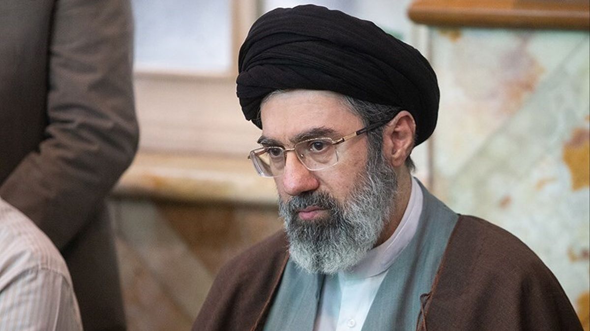 Mojtaba Khamenei Reportedly Follows the Strategy of War to Iran's Negotiations