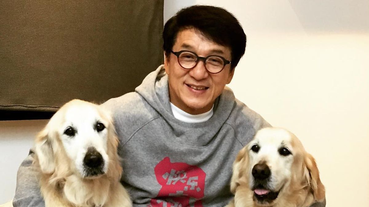 Jackie Chan Bantu Korban COVID-19 di Hong Kong
